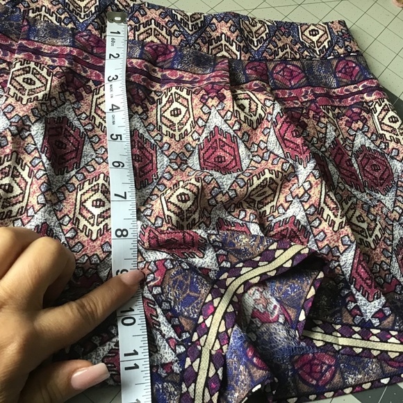 Forever 21 Tribal Shorts - Picture 4 of 7